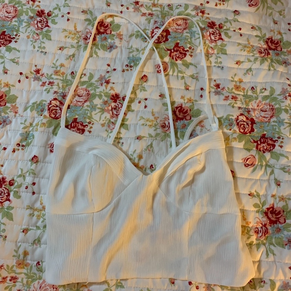 SOLD ❌❌❌ TIGERMIST Halter white crop top in white